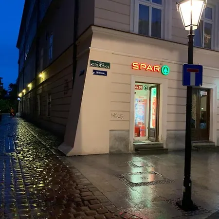 Stan's Old Town Apartment